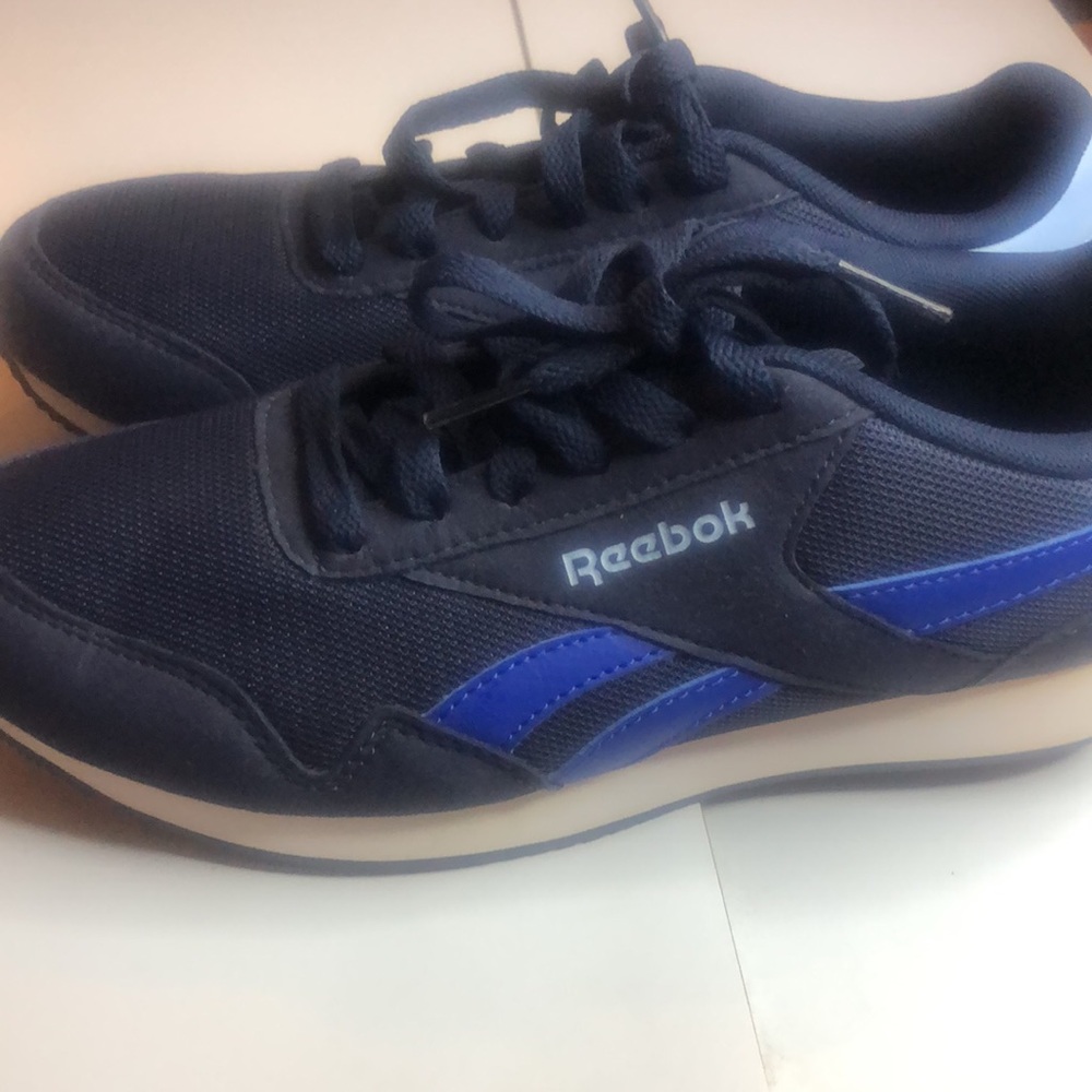Women’s blue Reebok jogger comfort sneakers blue dark